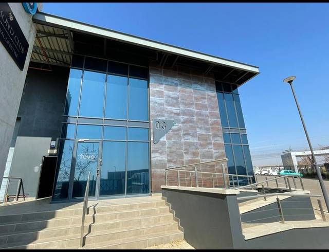 INDUSTRIAL PROPERTY TO RENT IN LOUWLARDIA